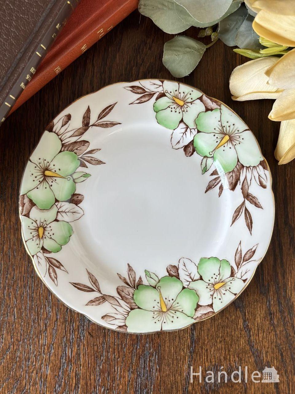 イギリスから届いたアンティーク食器、ロイヤルスタッフォードのケーキ