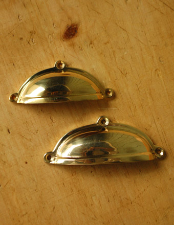 家具の取っ手、アンティーク風ハンドル （真鍮・S）(u-601-v)｜DIYグッズ