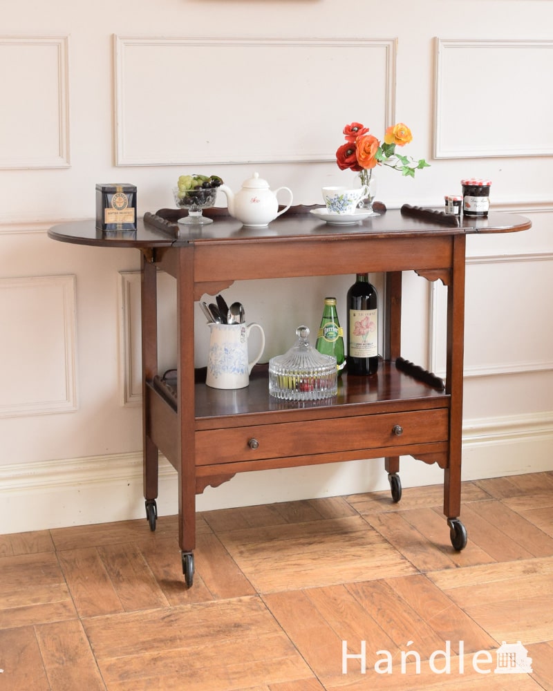 アンティークワゴン、サイズを変えて便利に使える家具(トロリー