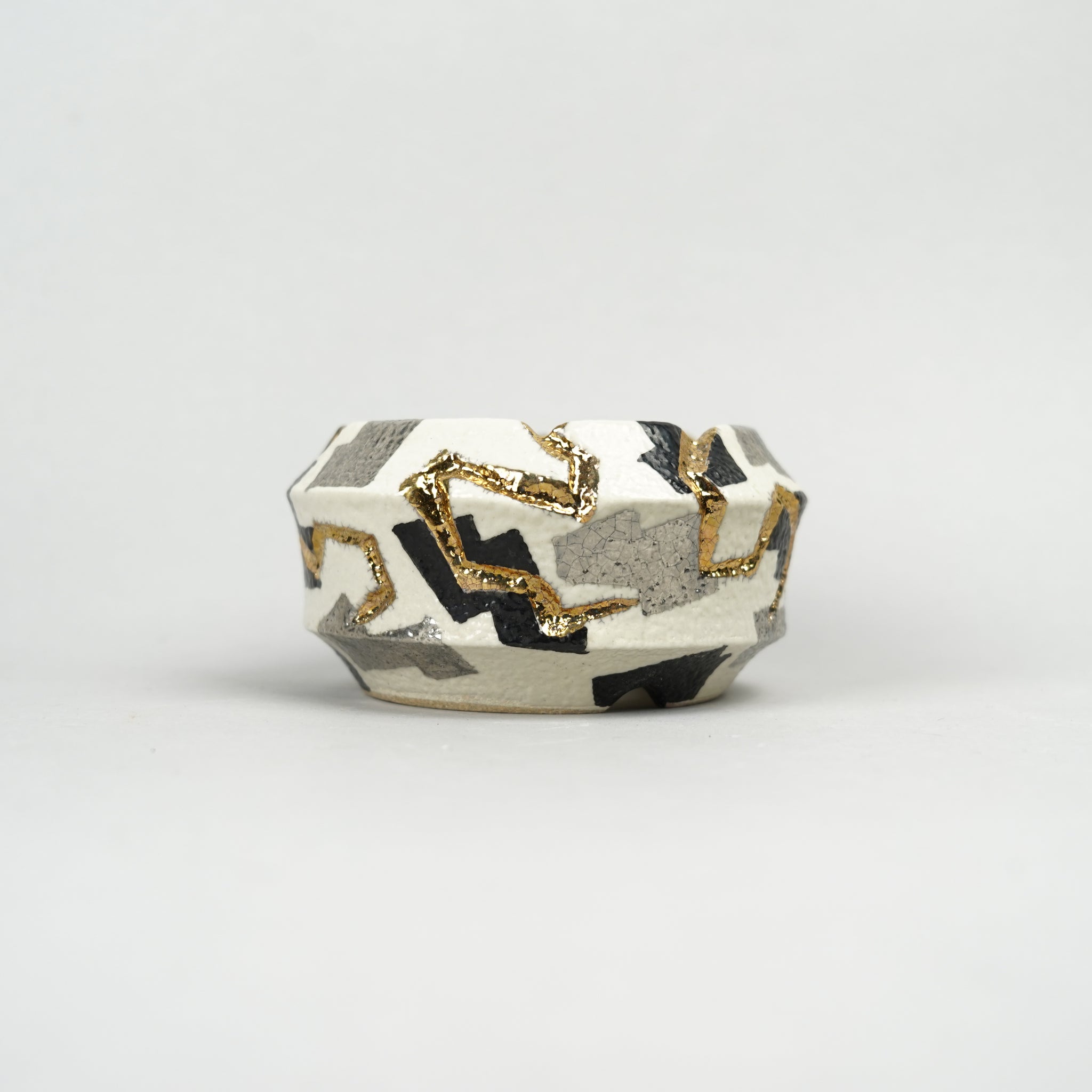 植木鉢/1kKE-熊本栄司 – Hachi-8