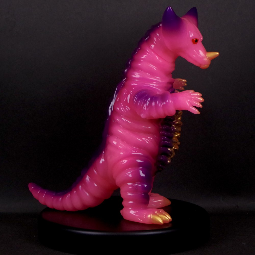 12月23日(月)18時より抽選開始】【STRANGE GALLERY】ゴモラ(桃蓄光)が