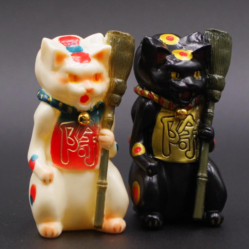 1月11日(土)より販売開始】【Studio LILLI】追い出し猫(冬暁)/(南天)が