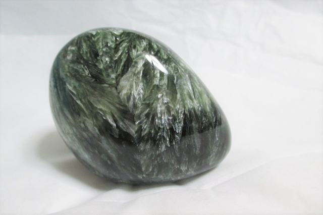 セラフィナイト / クリノクロア（斜緑泥石）- Seraphinite ｜ ハッピー