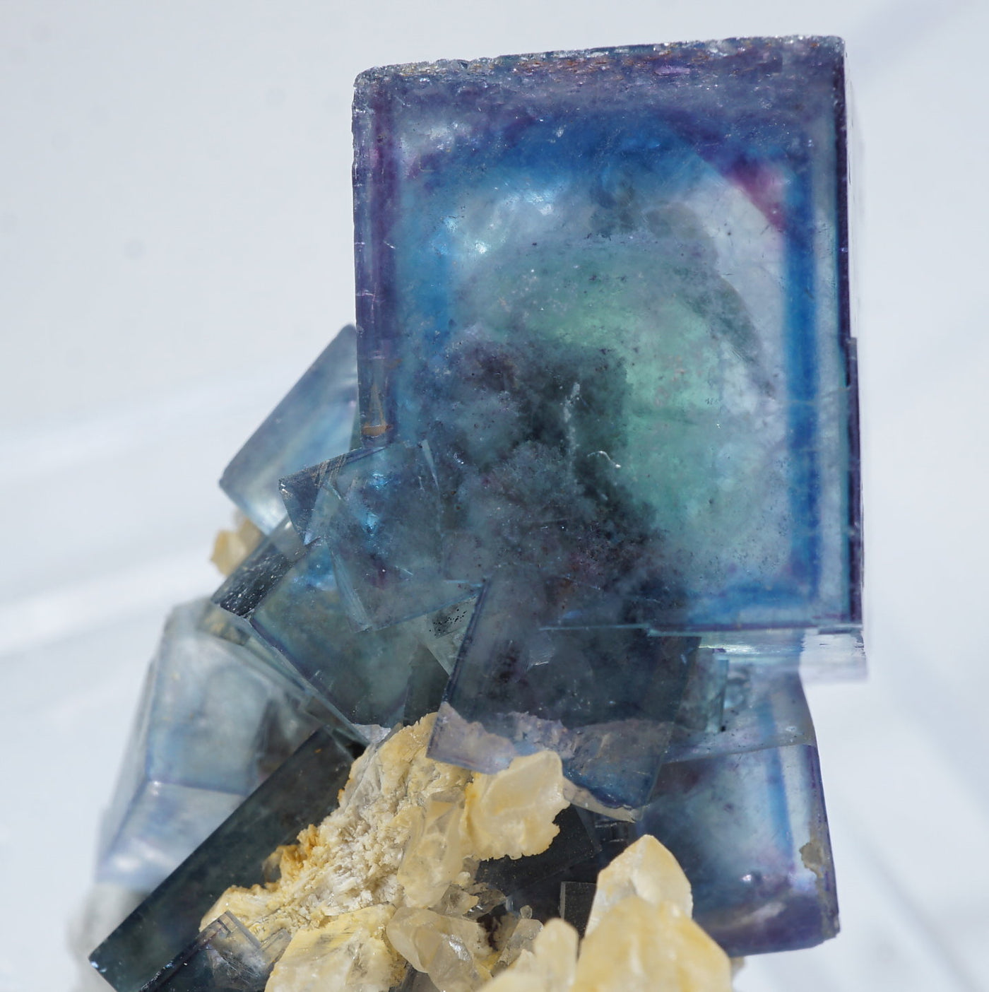 ナミビア・オコルス産 フローライト – 天然石ハッピーギフト