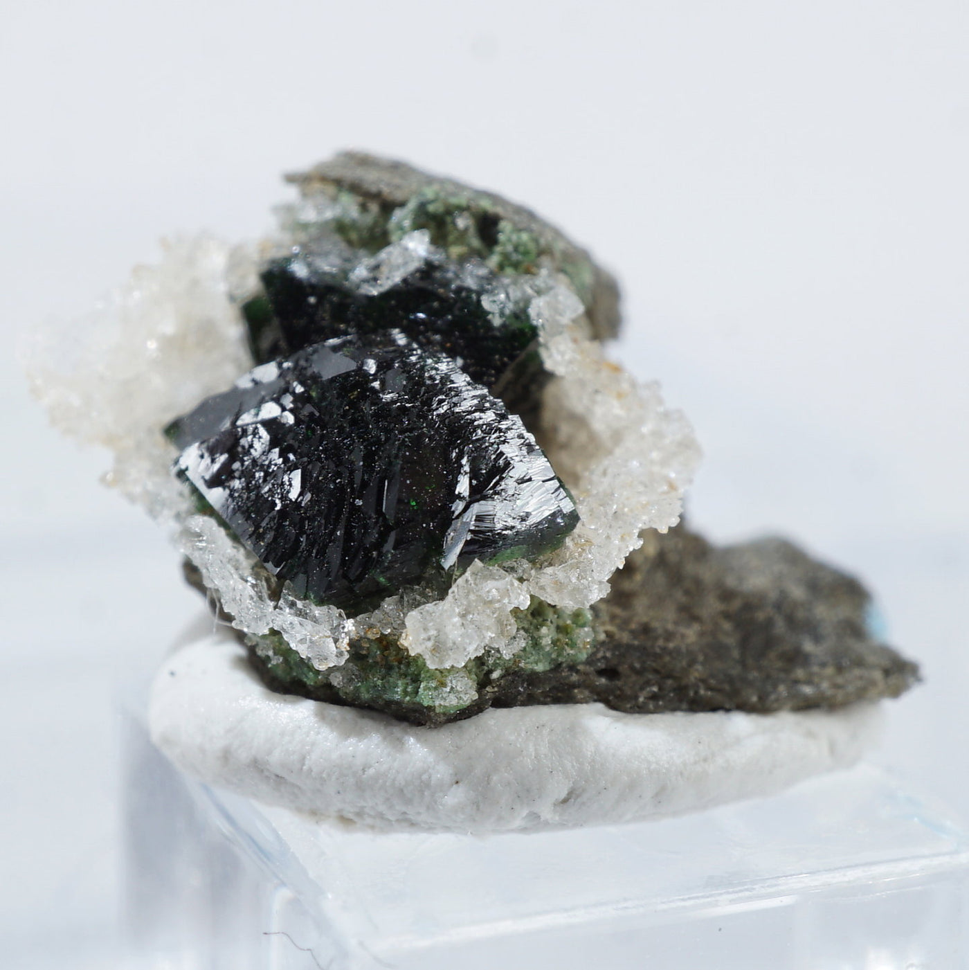 ザンビア産 Libethenite(燐銅鉱) – 天然石ハッピーギフト