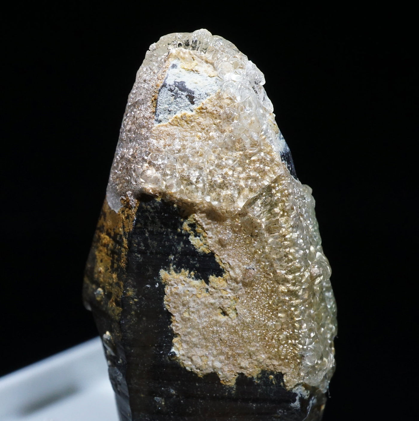 蛍光》ナミビア産 ハイアライトオパール・スモーキークォーツ – 天然石