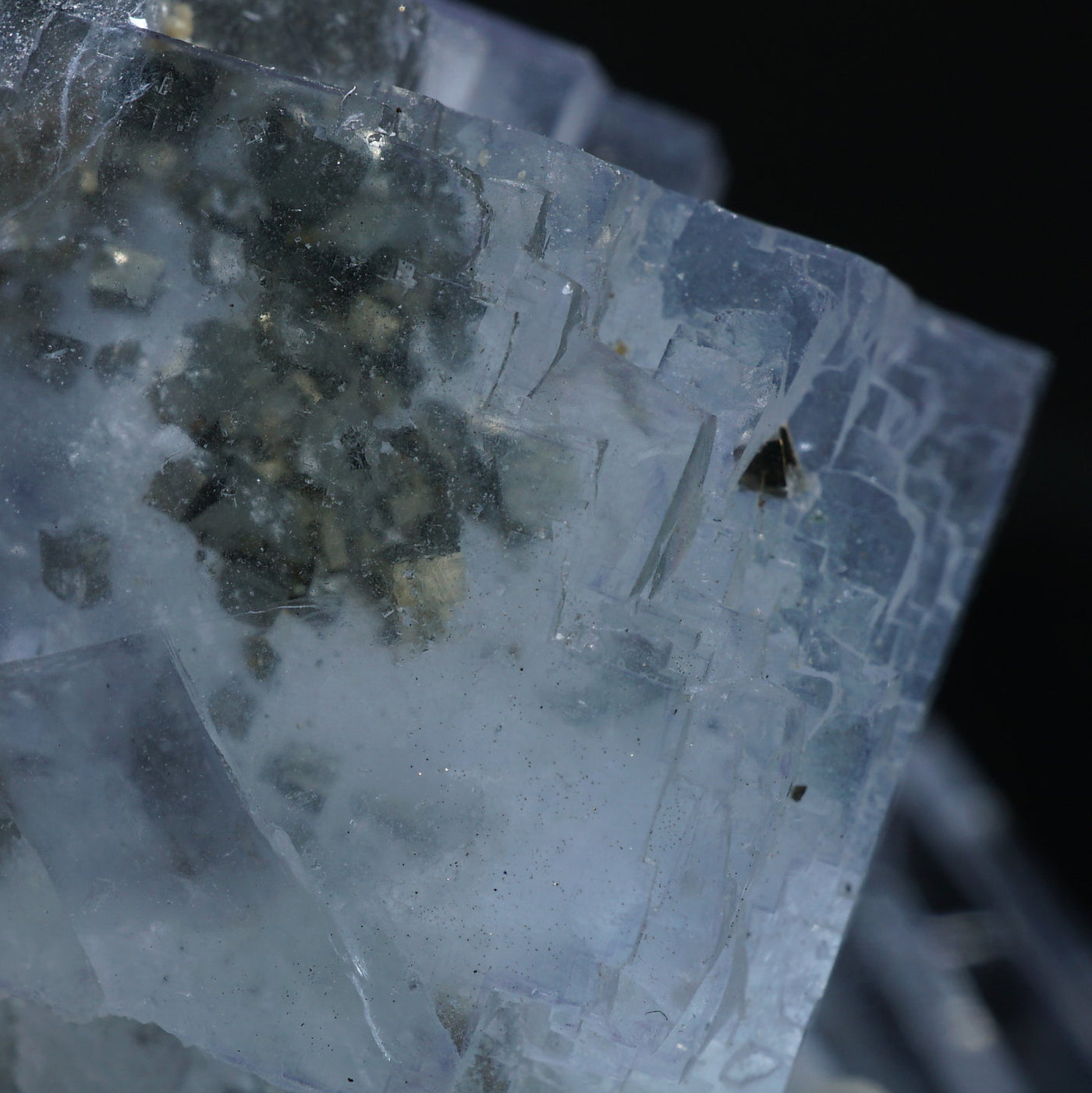 中国 ヤオガンシャン産 フローライト・パイライト – 天然石ハッピーギフト