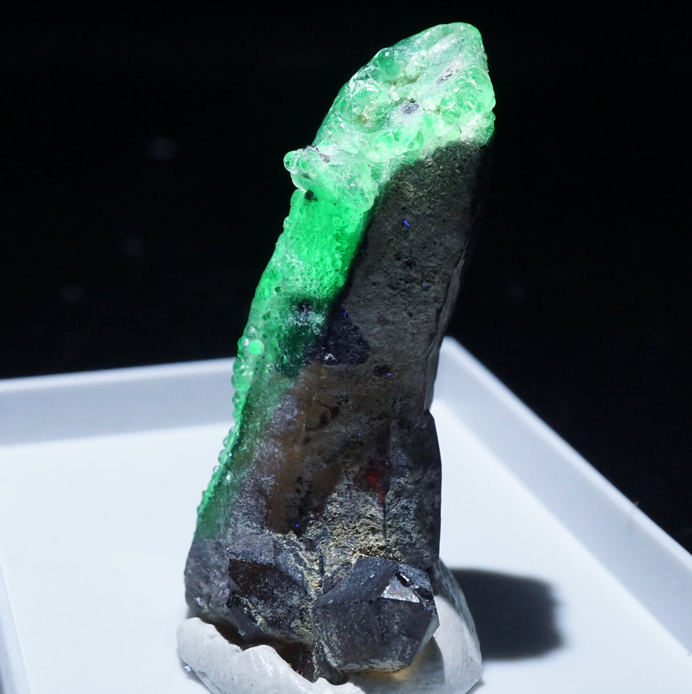 蛍光》ナミビア産 ハイアライトオパール・スモーキークォーツ – 天然石