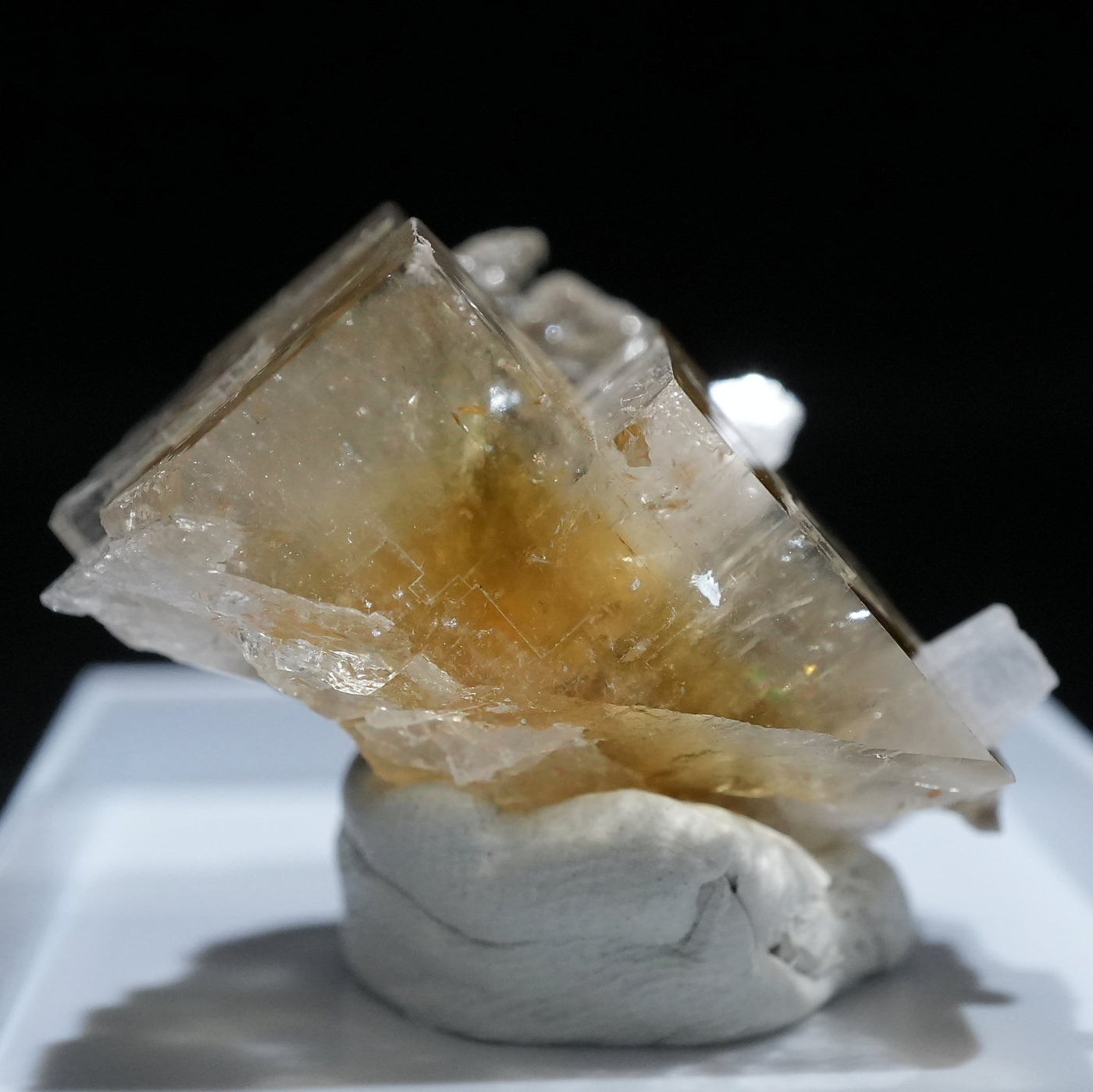 アメリカ・オハイオ州産 フローライト – 天然石ハッピーギフト