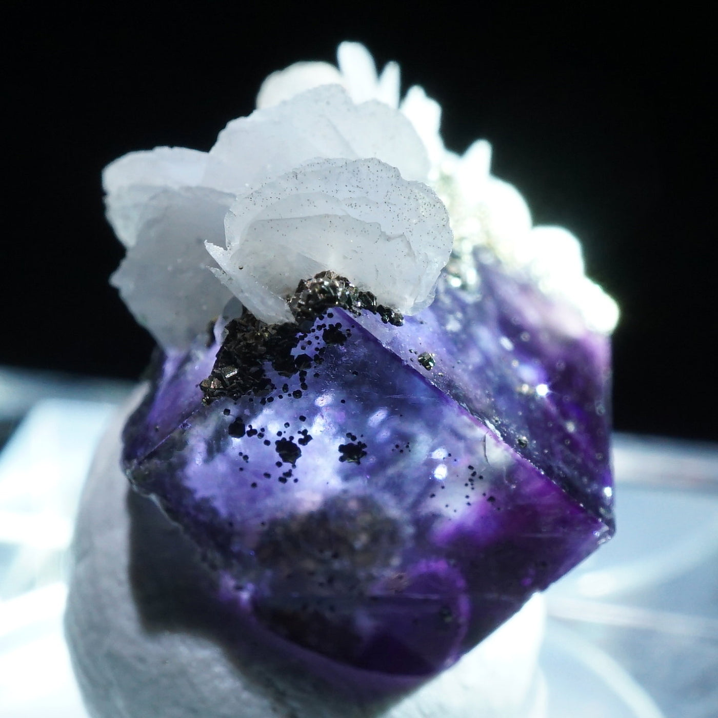 中国 ヤオガンシャン産 フローライト・水晶|ハッピーギフト – 天然石