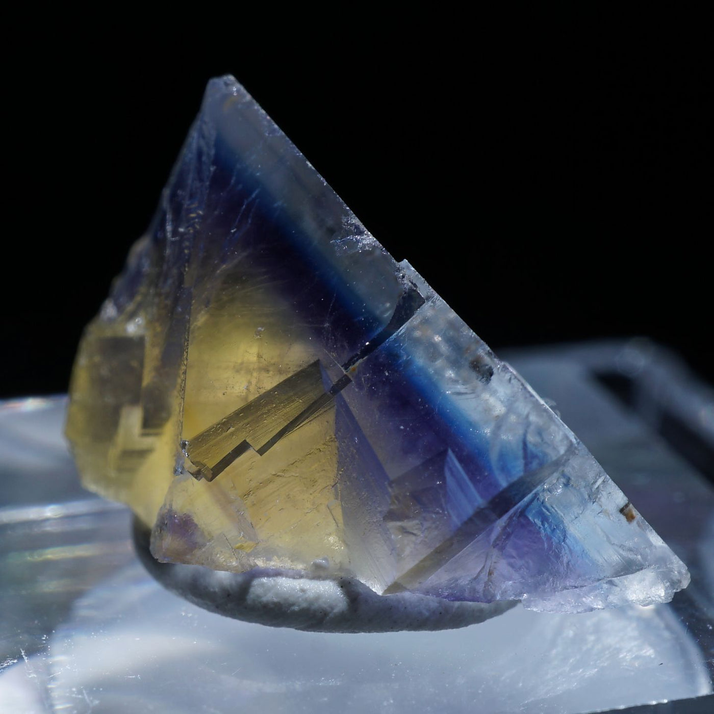 フランス La Barre(ラバール)産 フローライト – 天然石ハッピーギフト