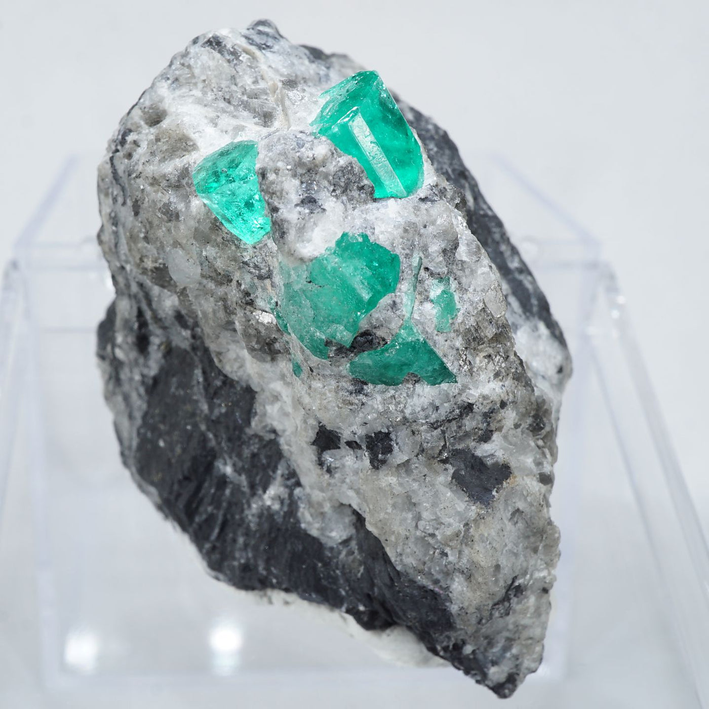 コロンビア産 母岩付エメラルド – 天然石ハッピーギフト