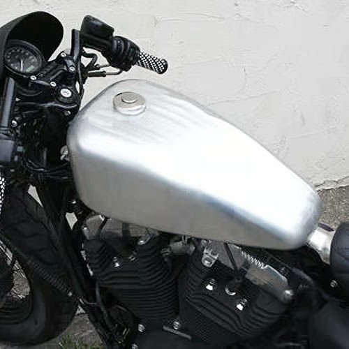 Rough Crafts Iron Guerilla タンク(EFI用) 【スポーツスター