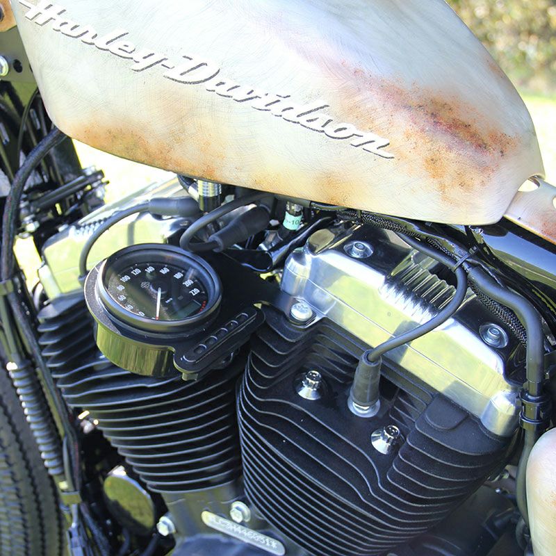 DRAG Specialties メーター移設キット（エンジン横）ブラック