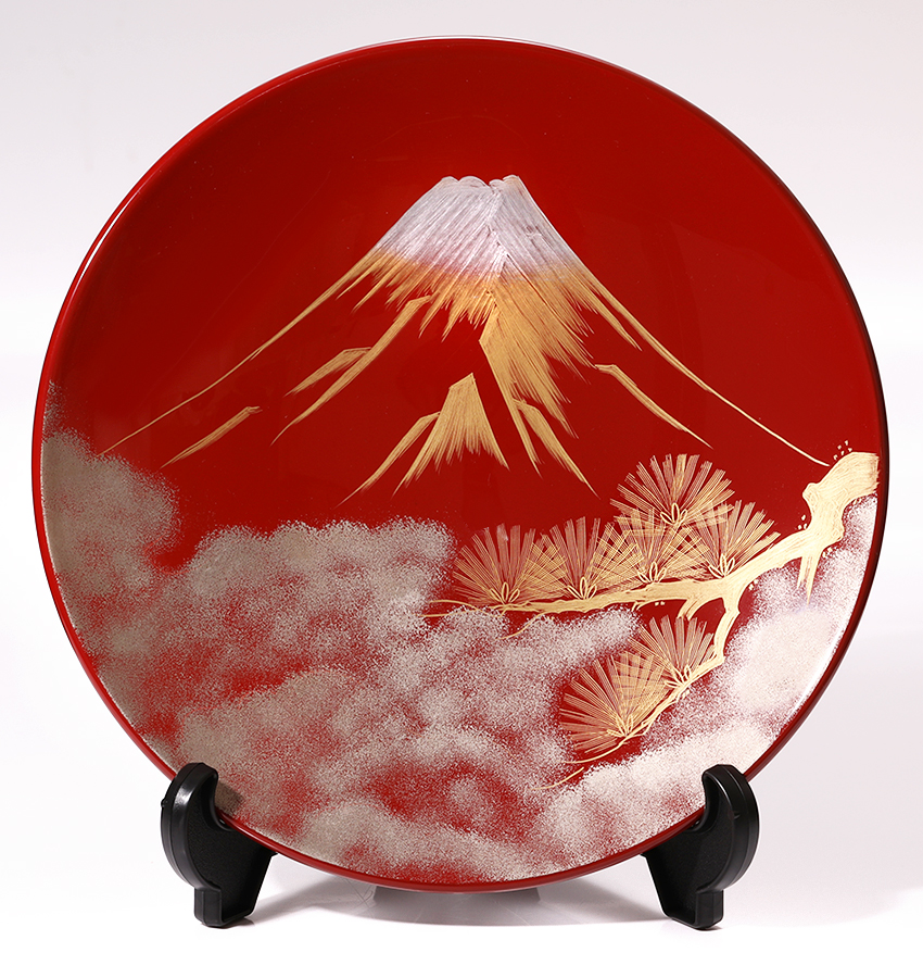 海外ギフト、還暦祝いにも】飾皿 富士に松 | 宮内庁御用達 漆器 山田