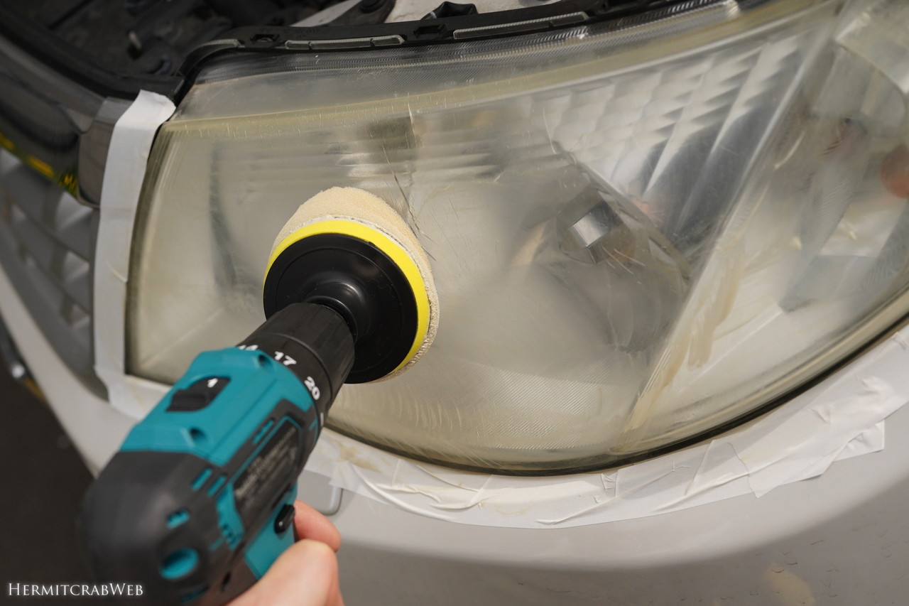 見て見ぬふりをしていた洗面台の水アカ汚れ。電動工具で簡単に取れ