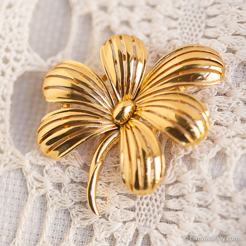 lotuscloud 2514⭐️TRIFARI トリファリヴィンテージブローチ