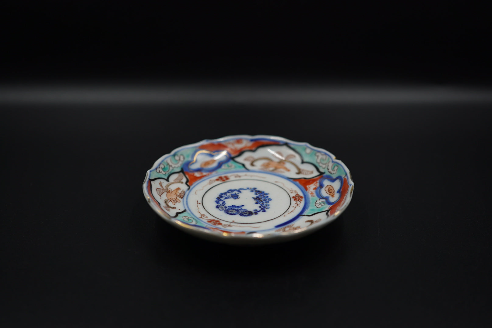 大雪特別価格‼️伊万里上手錦手Dragon❌あじさい 桐に蝶 蜂と菊 7寸皿2