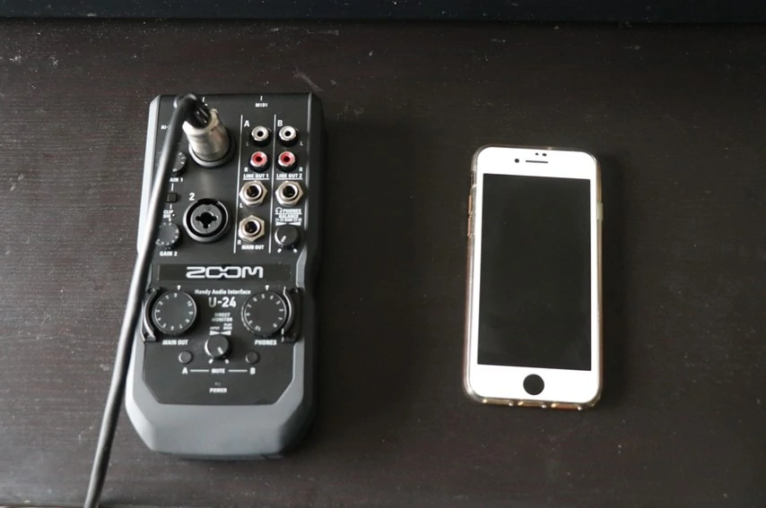 ZOOM U-24をレビュー。安くてマイク・楽器を2本同時に繋げる万能な