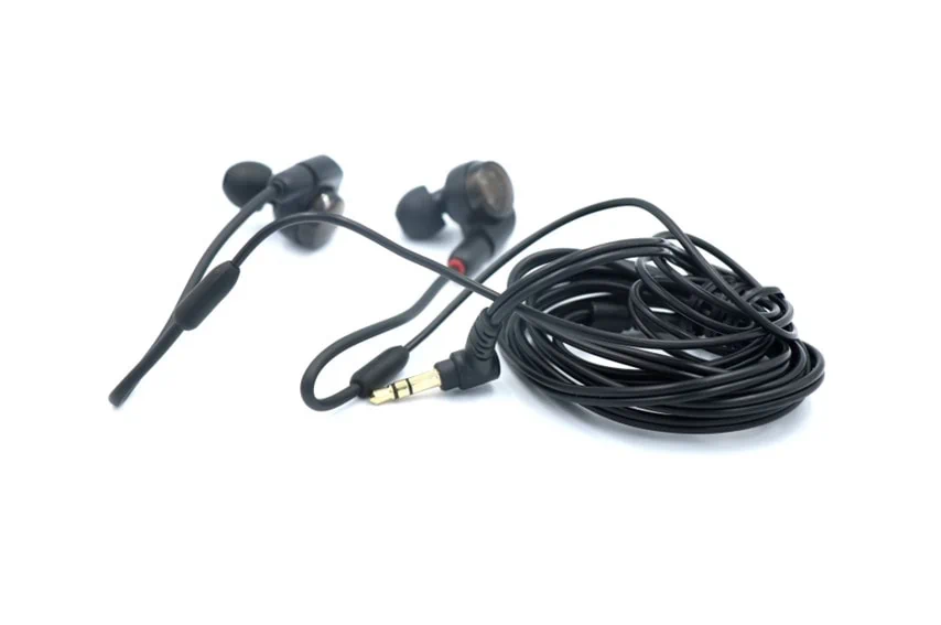 audio technica ATH-E40をレビュー。優れた音質で聴きとりやすい