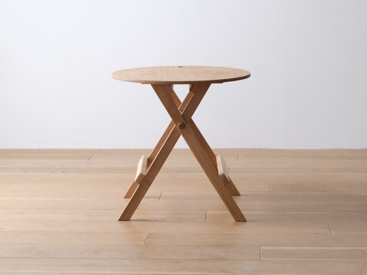 サイドテーブル