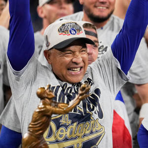 山本はGOAT（史上最高）だ！」ドジャースのロバーツ監督が壇上で