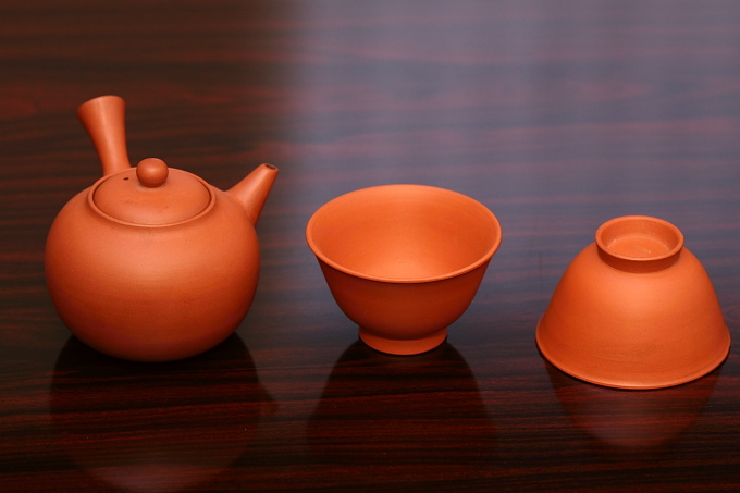 三浦常山 佐渡無名異焼 朱泥 後手茶注 共箱 共布 栞 / 急須 三浦常山