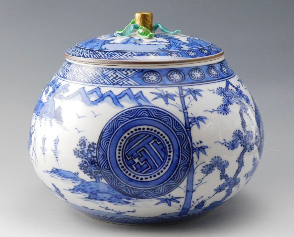 哲山堂造 染付金襴手水指 直径:14㎝ 高さ:14.2㎝ 水指 美濃焼 【公式通販】