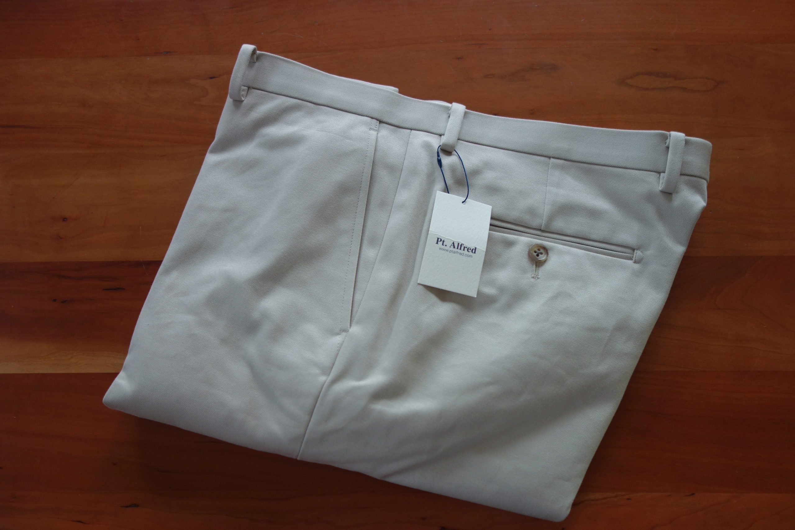 Pt.Alfredのチノパン | 紳士のお小遣いワードローブ
