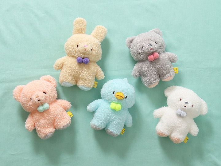 足底トントンで自立するぬいぐるみ「ふわふわたっとん」入荷しては