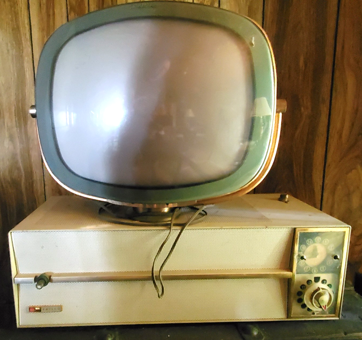 Vintage 1950s Space Age Philco Predicta Siesta Swivel TV as is