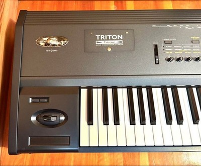 Korg Triton Extreme 88 Good Condition ! Model TRITONEXT88 w/ Power