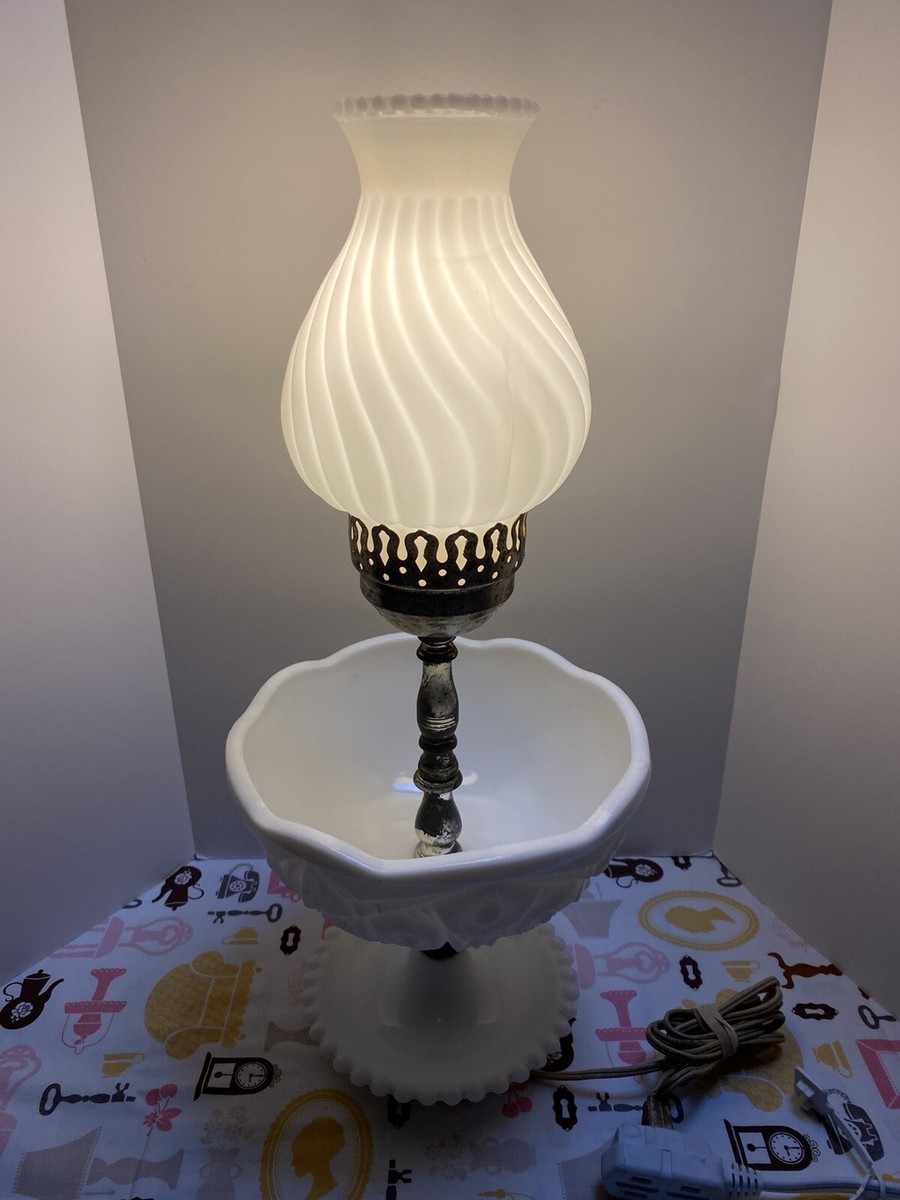 すぐ使えます antique milk glass lamp アンティーク Antique Milk