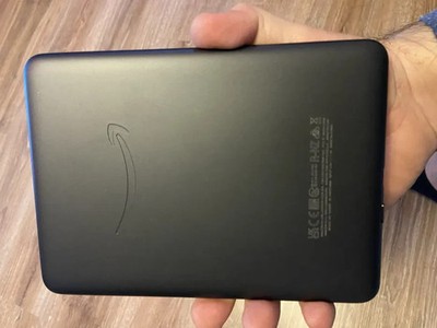 Amazon Kindle Paperwhite (10th Generation) 32GB, Wi-Fi - with