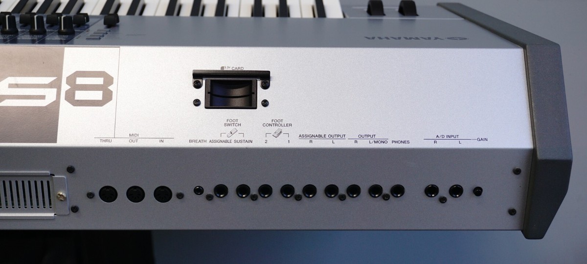 Yamaha Motif ES 8 88 Music Production Synthesiser Workstation