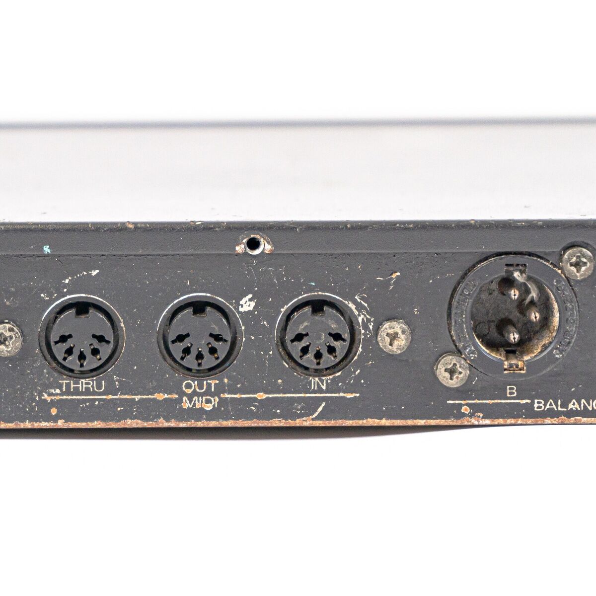 Roland GP-16 Digital Guitar Effects Processor - Elevate your Tones