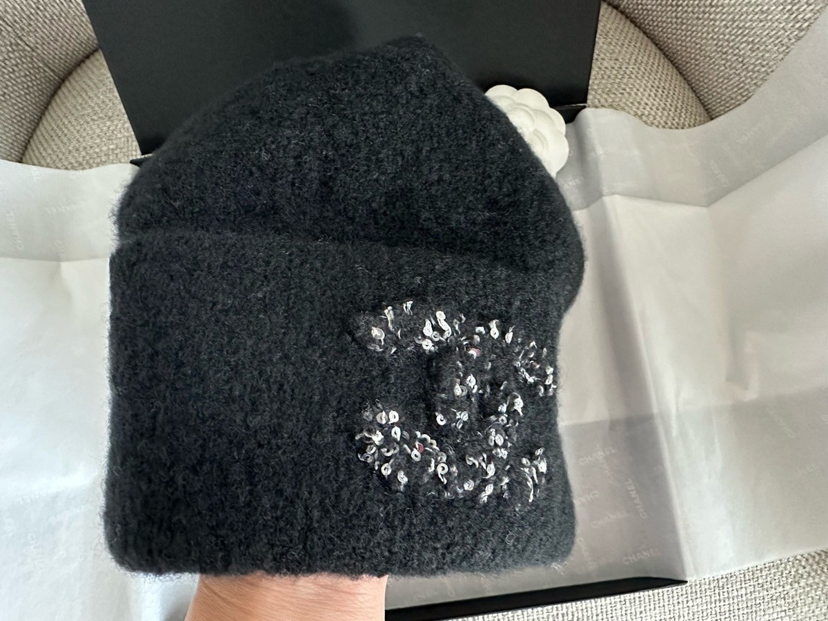 NIB 100%AUTHENTIC Chanel 25A Black Cashmere/Silk Beanie Hat Sequin