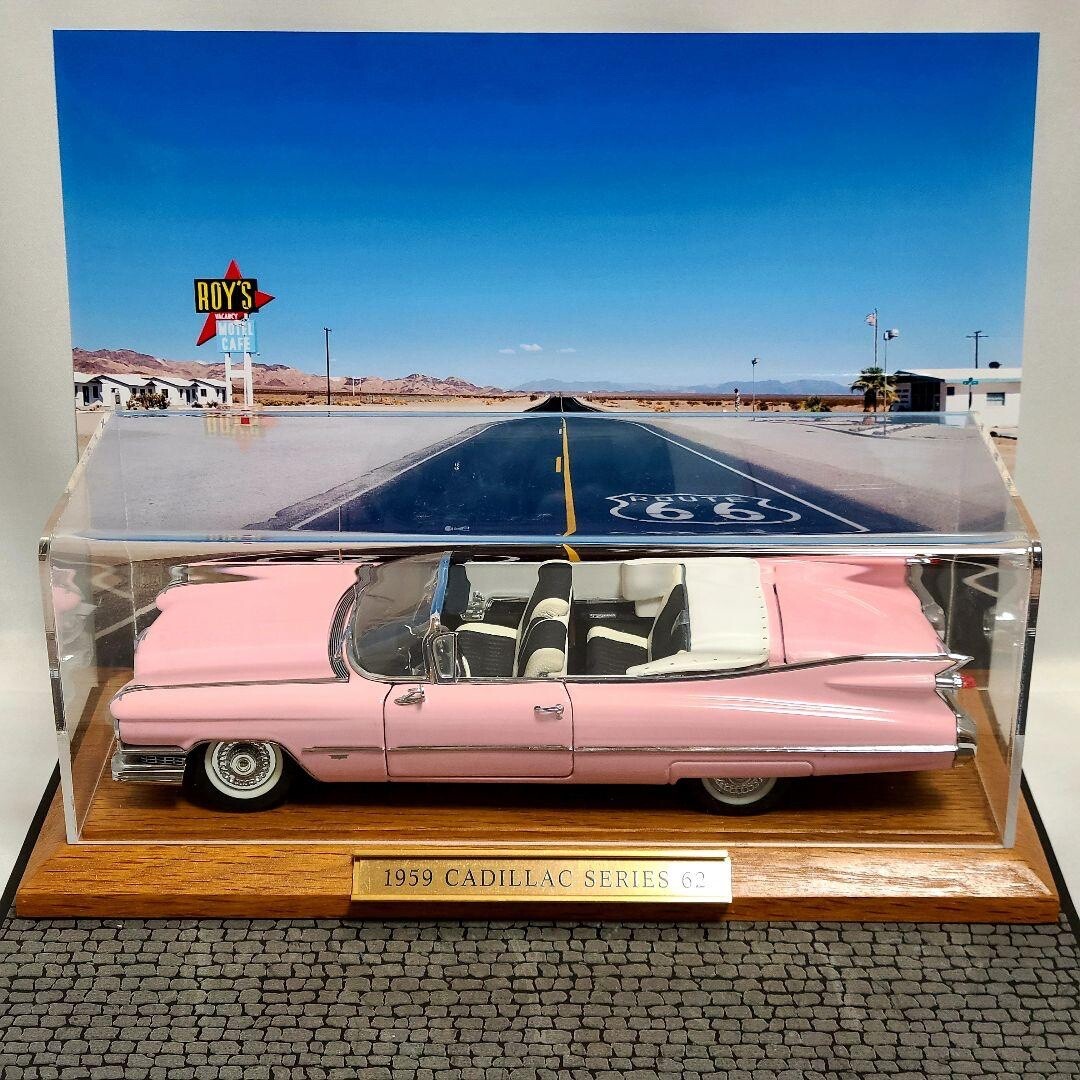 Danbury Mint 1959 Cadillac Series 62 Convertible 1/24 Scale W/Case