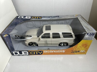 JADA TOYS DUB CITY 2002 CADILLAC ESCALADE WHITE 1:18 DIECAST MODEL