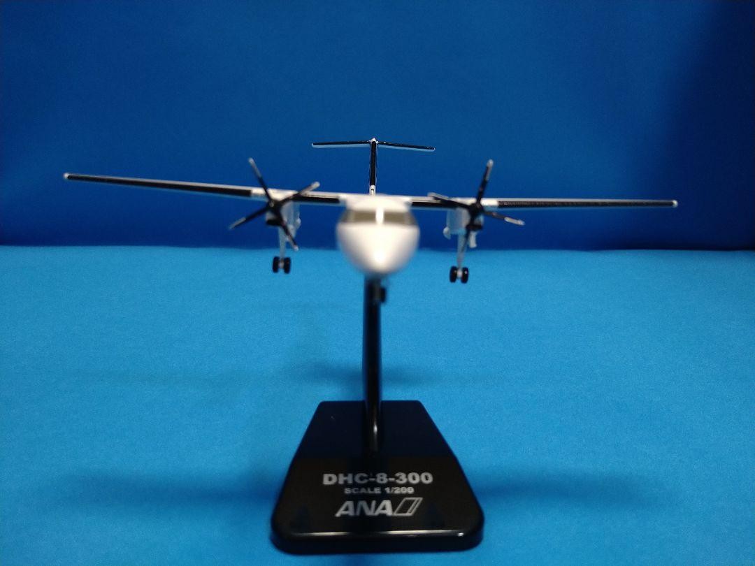 ANA全日空 DHC-8-300 JA801K 1/200 ANA全日空 DHC-8-300 JA801K 1/200