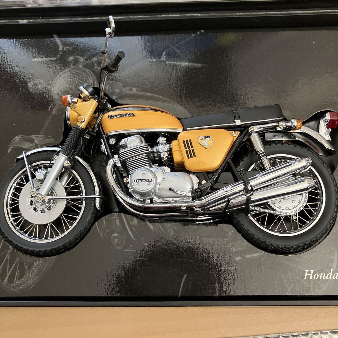 MINICHAMPS Honda CB 750 オレンジ