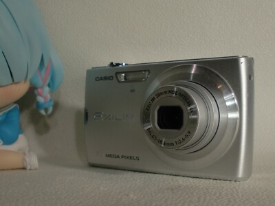CASIO EXILIM ZOOM EX-Z250,f/2.6,9.3MP,4x,3in,Silver, Excellent