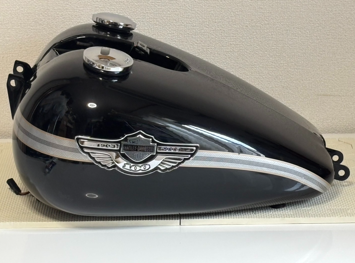 Harley Davidson Genuine Gas fuel tank Dyna 03 2003 FXDL 100th