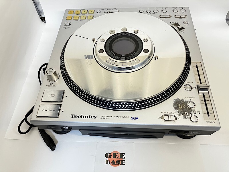 08年製 Technics sl-dz1200 Technics SL-DZ1200 Direct Drive Digital