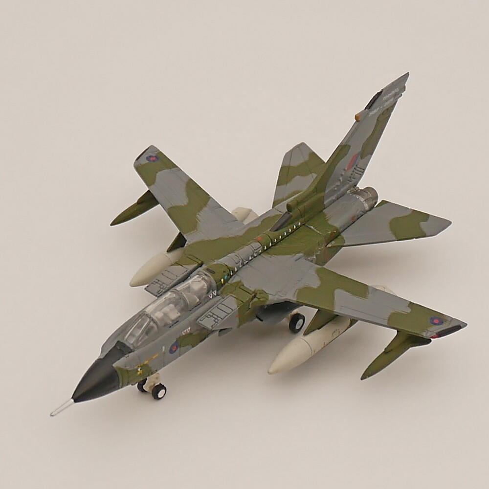 herpa 1:200 Royal Air Force panavia tornado GR.4 tornado farewell