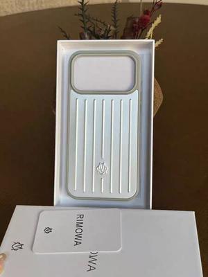 RIMOWA iPhone17Pro Max用ケース シルバー Rimowa Iphone Case