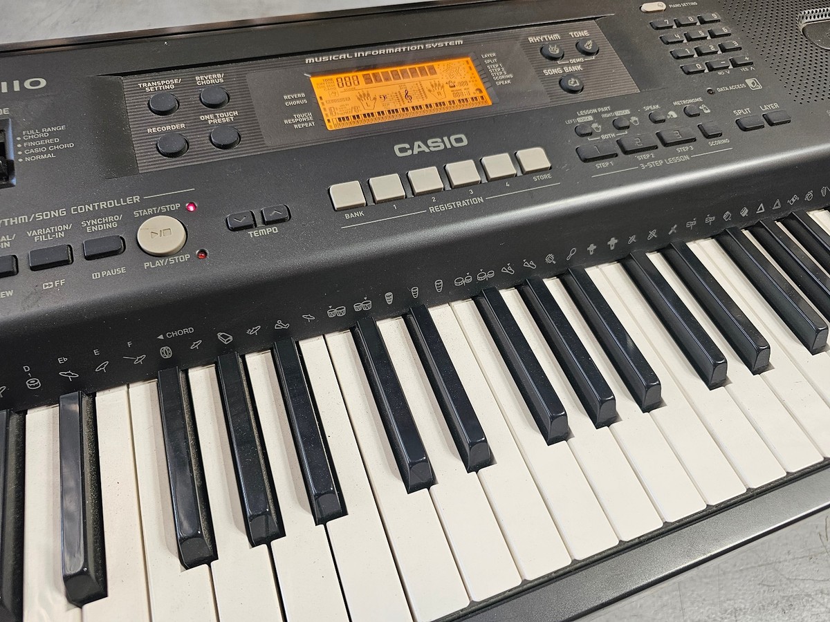 Casio WK-110 Arranger Synthesizer Keyboard Piano Electronic Music