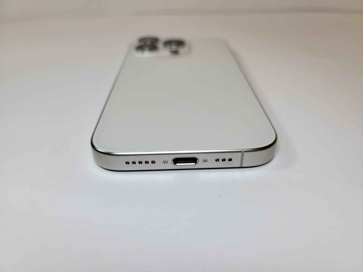 Apple iPhone 15 Pro 256gb ( Unlocked) US E-Sim Version. Excellent