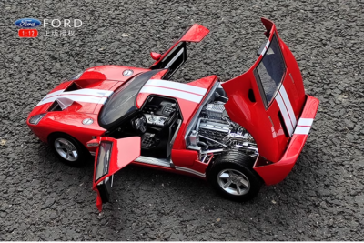 Motormax Red Ford GT40 model figure, Race Car Model, 1:12 Alloy