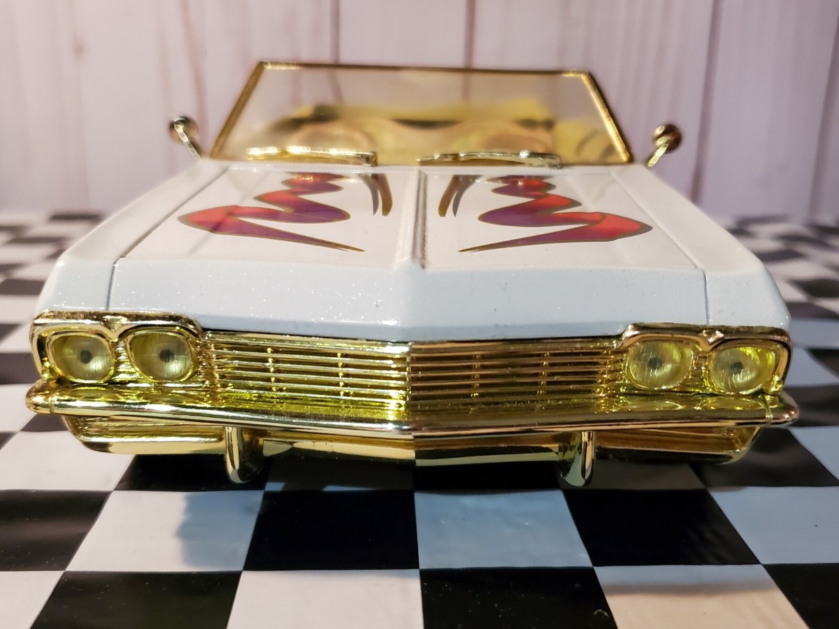 65 インパラ ミニカー hotwheel lowrider magazine 1999 Hot Wheels